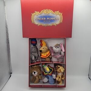 Finger puppets in Box Circus Stuffed Small Animals Lion Seal Elephant Bear Duck